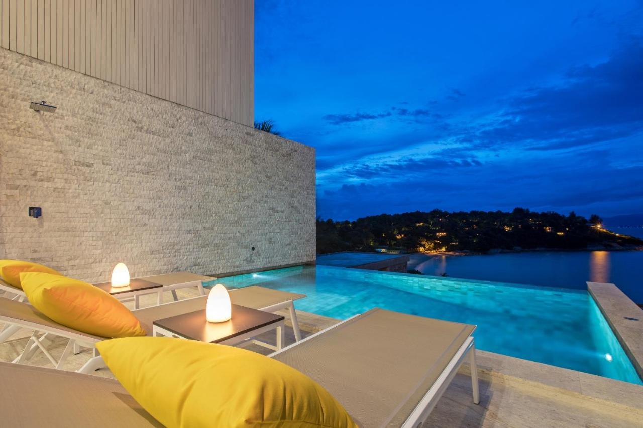 Beachside Villa - B18 - At Bayside Luxury Villas Samrong Bay Beach, 4 Bed 5 Bath, Sea & Sunset Views, Only 200M Walk To The Beach Choeng Mon Exteriör bild